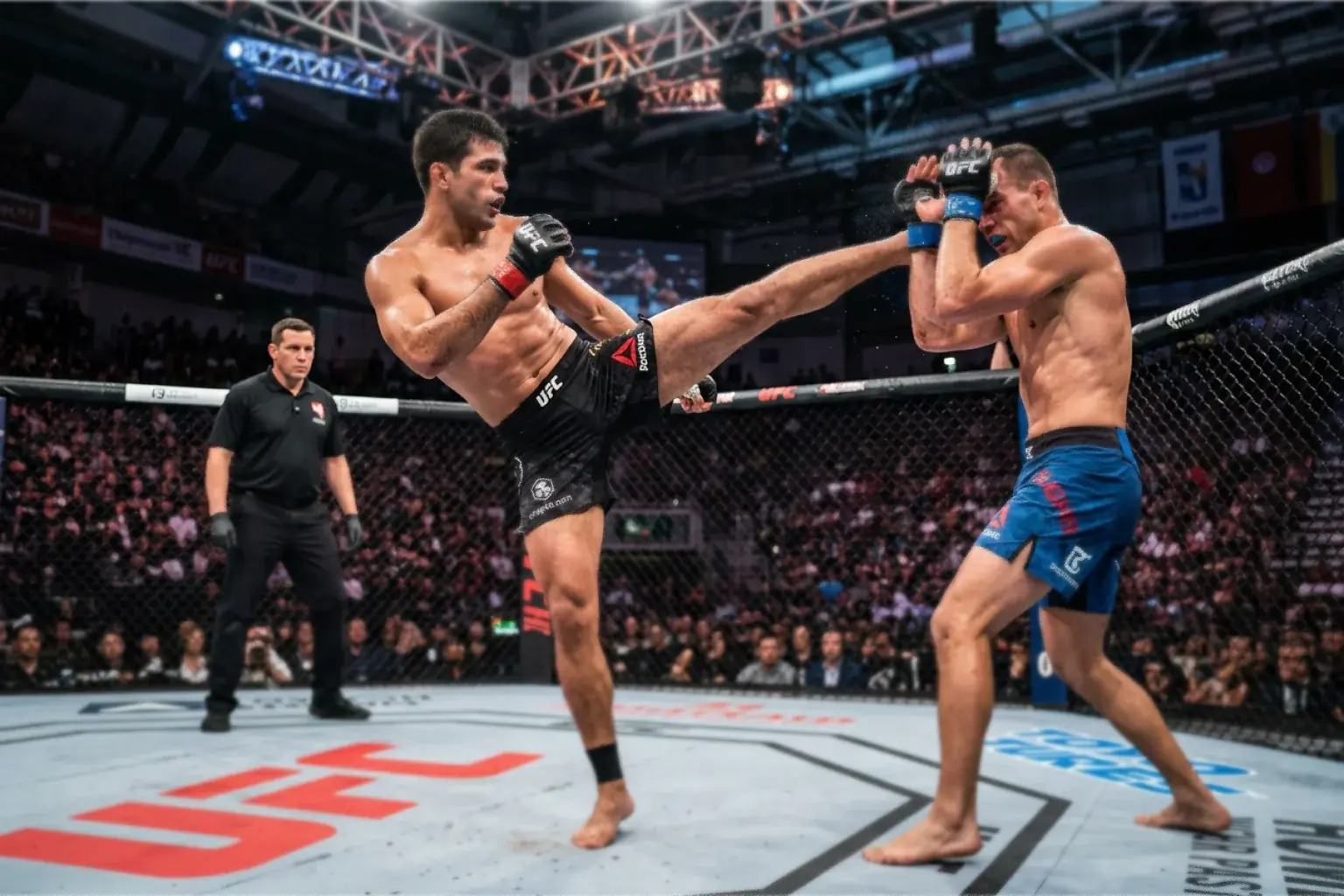 Combate de MMA en el octágono con dos peleadores compitiendo bajo reglas unificadas